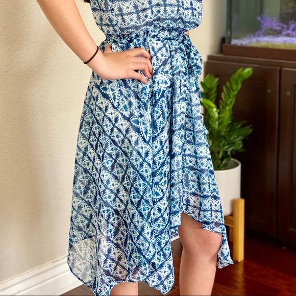 Banana Republic blue and white dress. Size: SP - Picture 2 of 5
